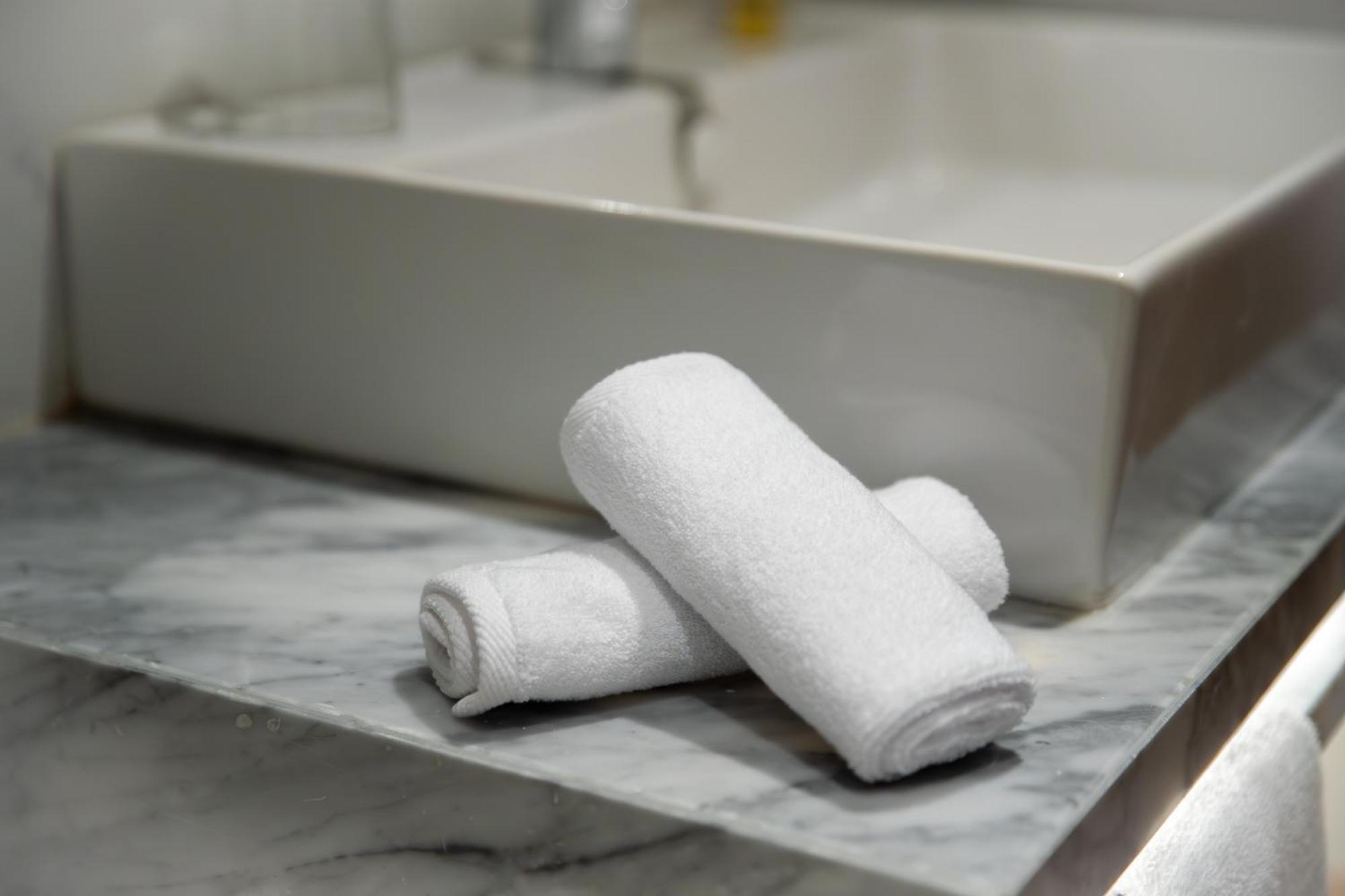Dominium Palace أغادير المظهر الخارجي الصورة A rolled hand towel